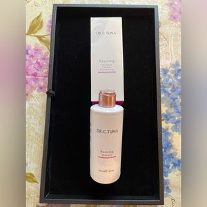 Farmasi NEW Riviving Gentle Shampoo helps strengthen & thicken thinning hair
